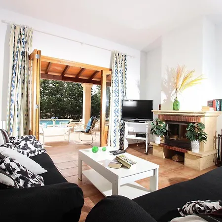 Ferienhaus Schoene Fuer 8 Personen In Der Naehe Von Pollenca By Interhome