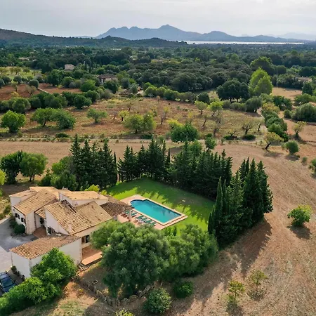 Schoene Fuer 8 Personen In Der Naehe Von Pollenca By Interhome