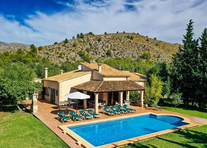 Schoene Fuer 8 Personen In Der Naehe Von By Interhome بيت للعطل *