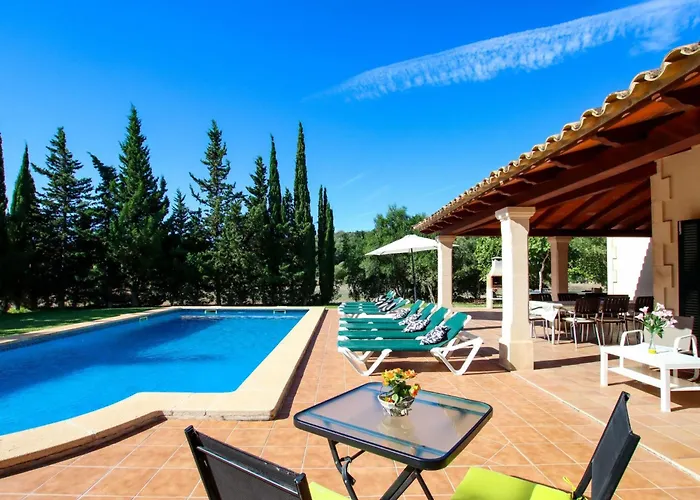 Schoene Fuer 8 Personen In Der Naehe Von By Interhome بيت للعطل