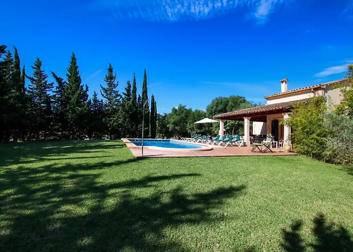 Schoene Fuer 8 Personen In Der Naehe Von By Interhome بيت للعطل *