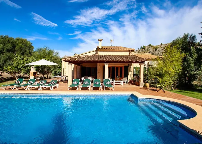 Schoene Fuer 8 Personen In Der Naehe Von By Interhome بويينسا