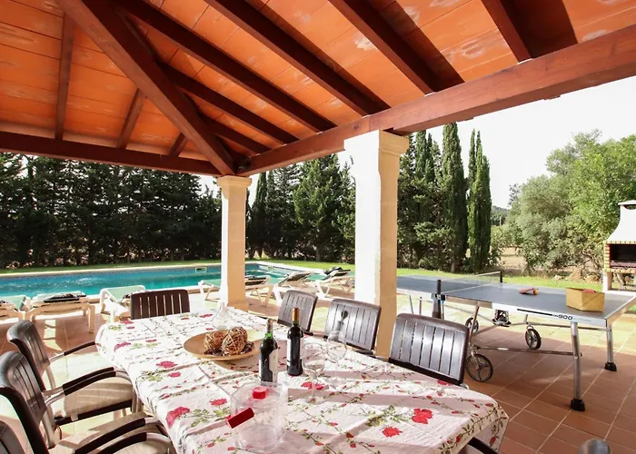 Schoene Fuer 8 Personen In Der Naehe Von By Interhome بيت للعطل