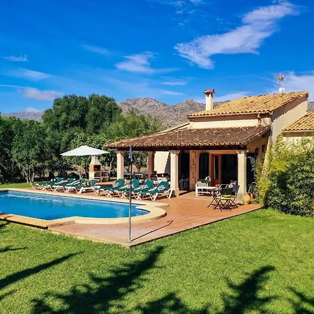 Schoene Fuer 8 Personen In Der Naehe Von By Interhome Hébergement de vacances