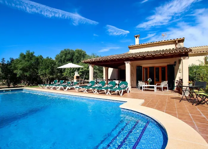 Schoene Fuer 8 Personen In Der Naehe Von By Interhome Pollença