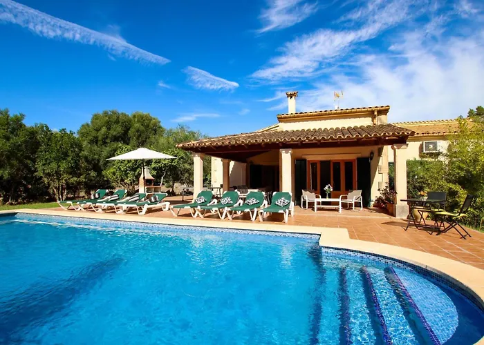 Schoene Fuer 8 Personen In Der Naehe Von By Interhome